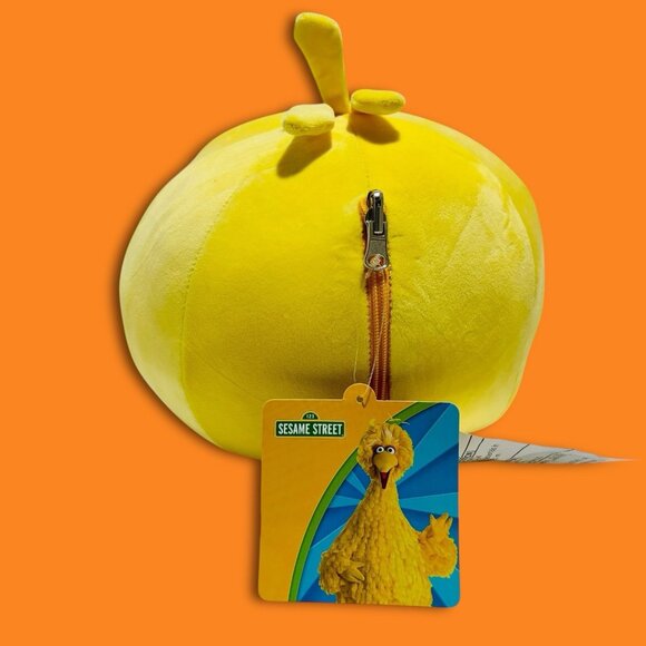 Sesame Street Big Bird Adult Snugible 2-in-1 Blanket Hoodie & Pillow! NEW! - Picture 6 of 8